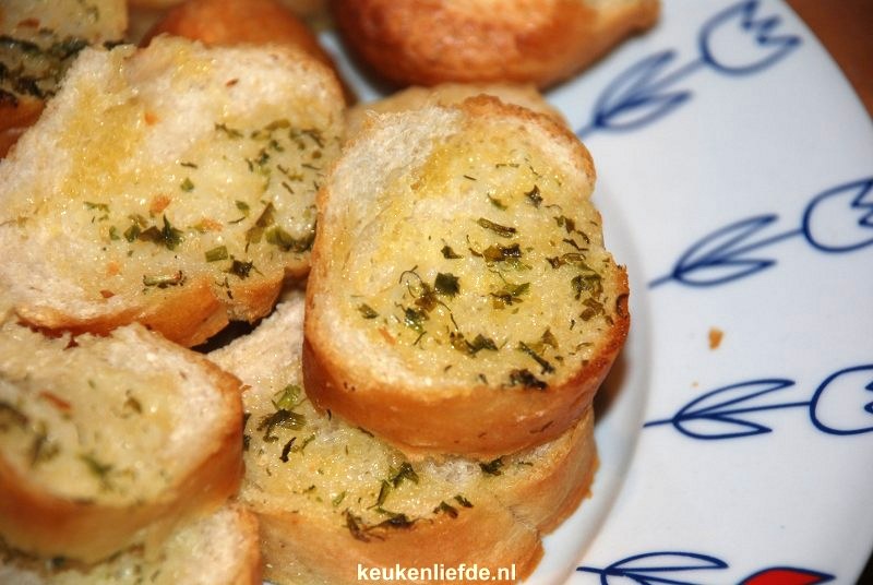 Stokbrood met kruidenboter