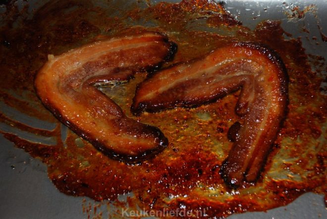 Speklappen uit de oven met honing-chilisaus