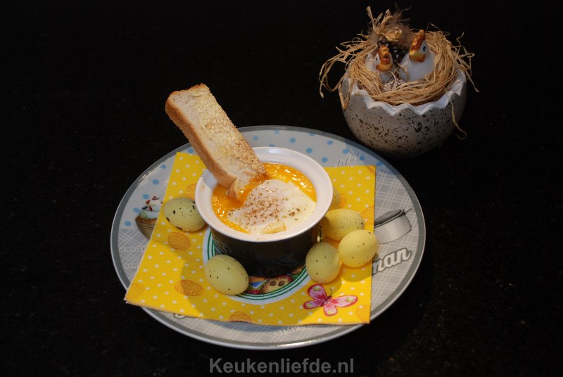 Oeuf en cocotte met zalm