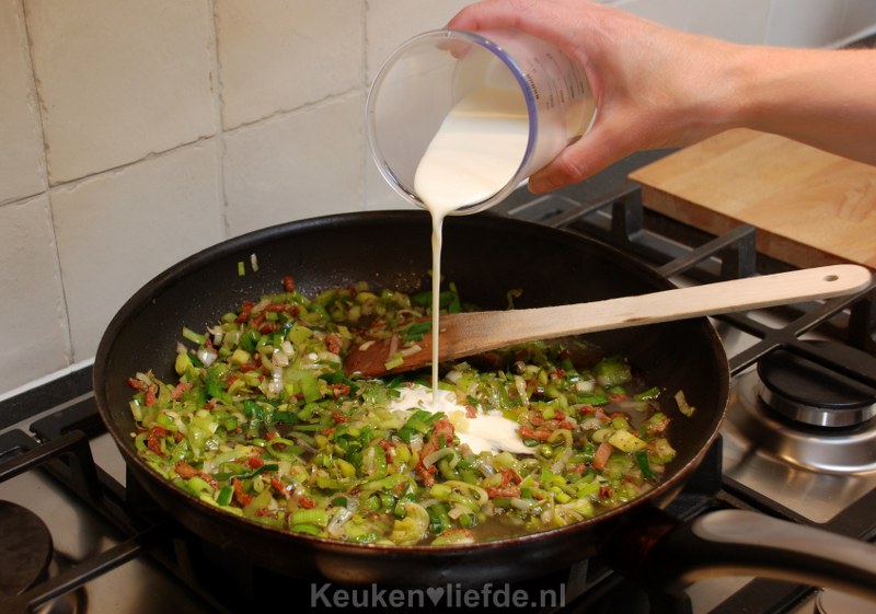 Gesmoorde prei in spek-roomsaus