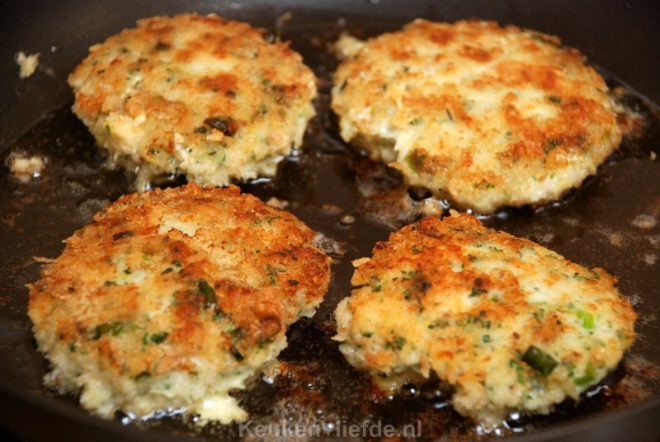 Viskoekjes van kabeljauwfilet