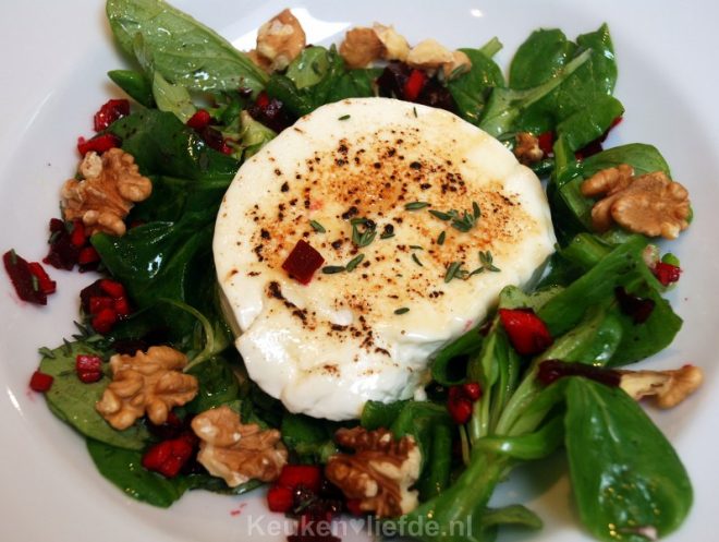 Bietensalade met honing-geitenkaas