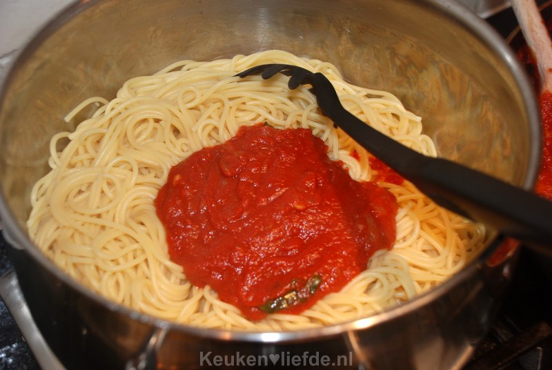 Meatball spaghetti