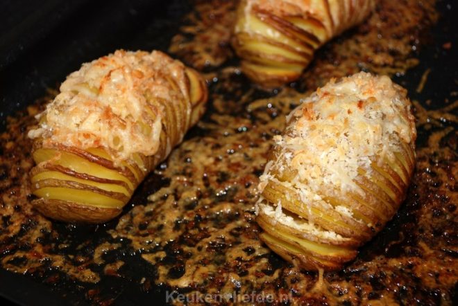 Feestelijk bijgerecht: Hasselback aardappels
