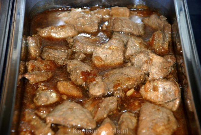 Babi ketjap (varkensvlees in ketjapsaus)
