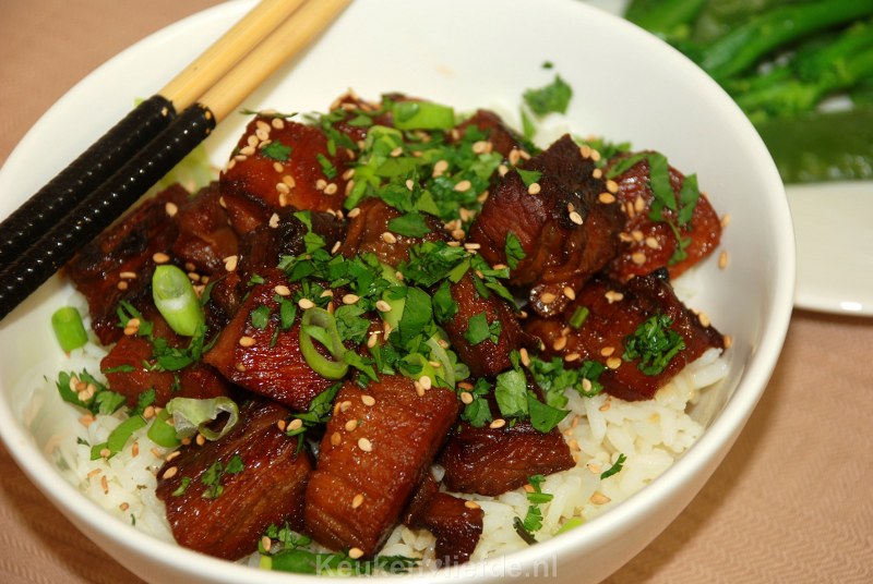 Gekarameliseerd Oosters buikspek