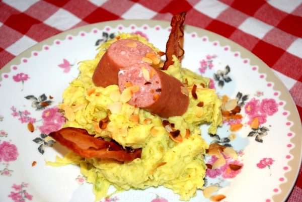 Kerriekoolstamppot met appel en amandel