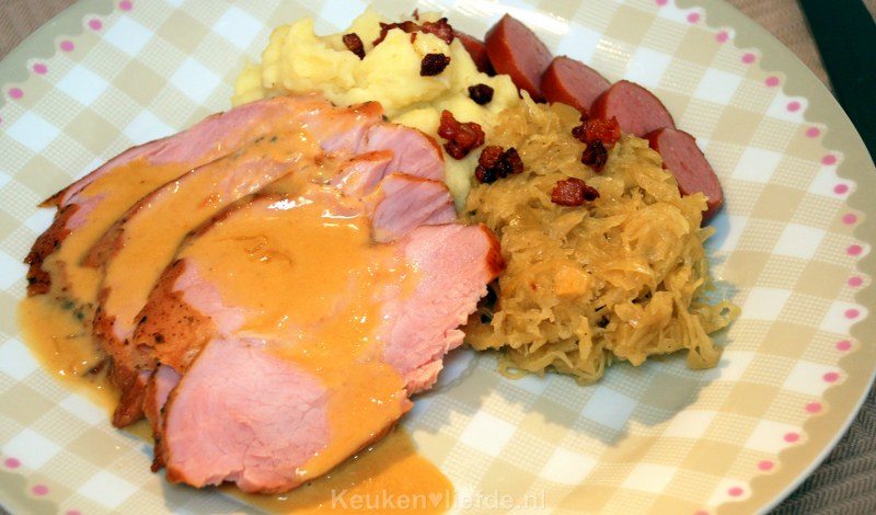 Beenham met honing-mosterdsaus