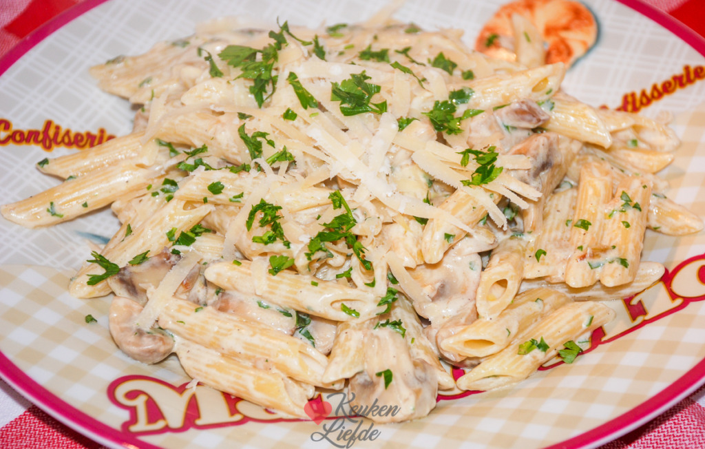 Penne met champignonroomsaus Penne met champignonroomsaus