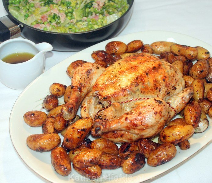 Hele kip uit de oven met krieltjes