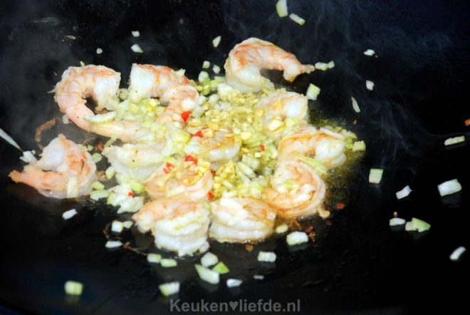 Pasta met garnalen in pesto-roomsaus