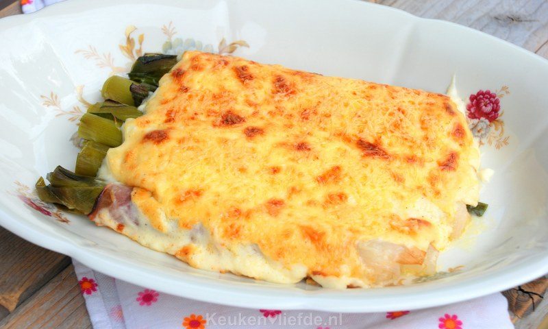 Preirolletjes met ham en kaas uit de oven