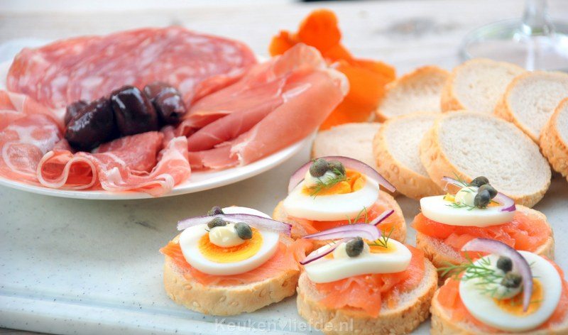 Snelle tapasschotel als lunch of borrelhapje
