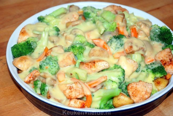 Doe in de ovenschaal en gratineer in de oven