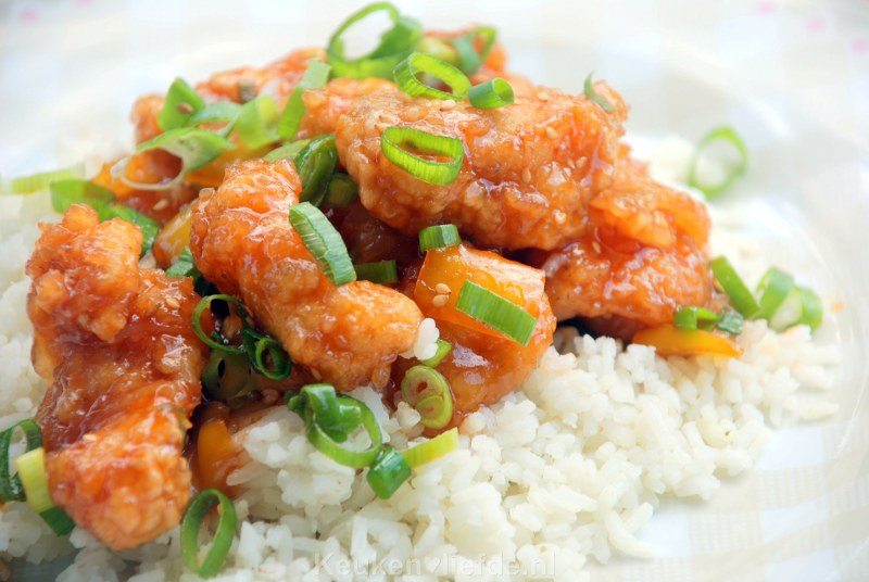 Kip in zoetzure saus