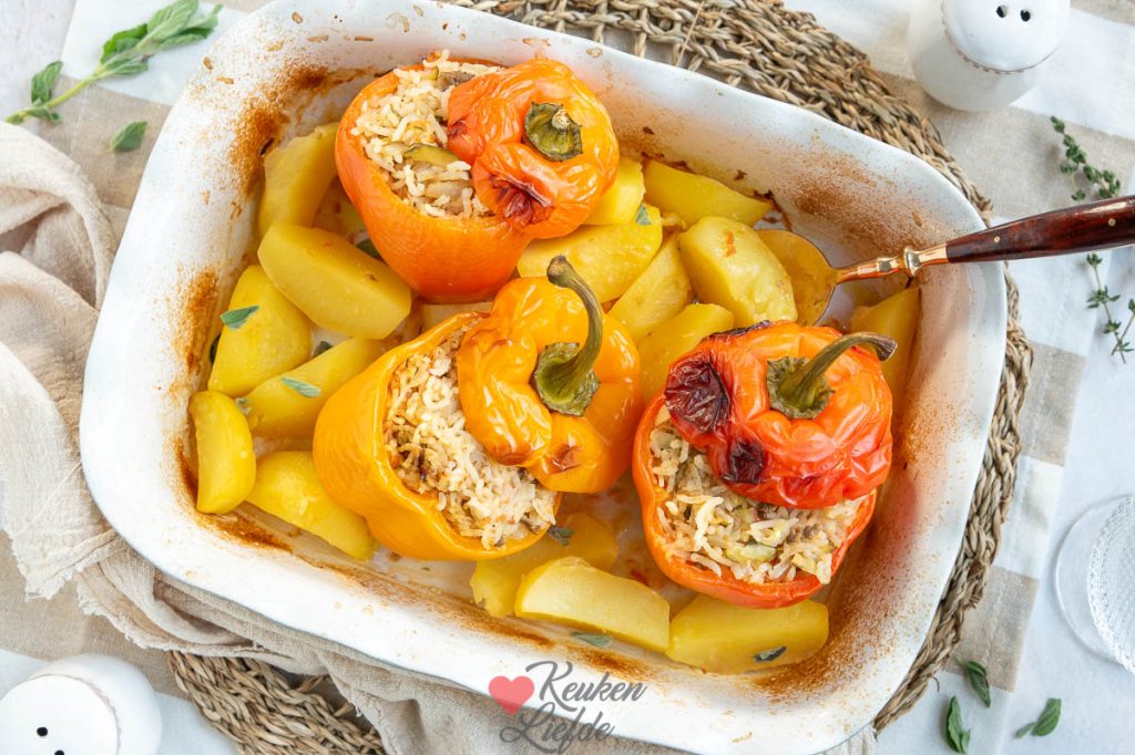 Gevulde paprika met gehakt en rijst