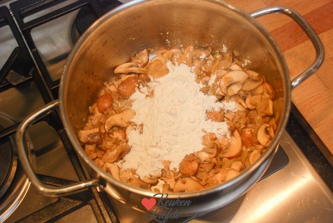 Bak de champignons mee