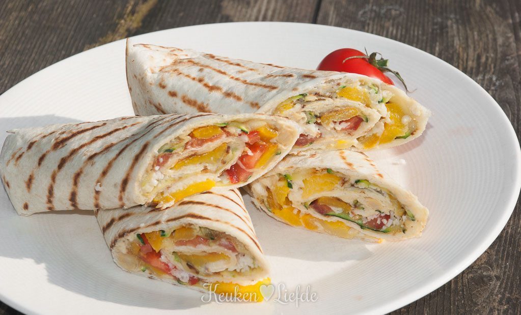 Wraps met hummus en gegrilde groenten Wraps met hummus en gegrilde groenten