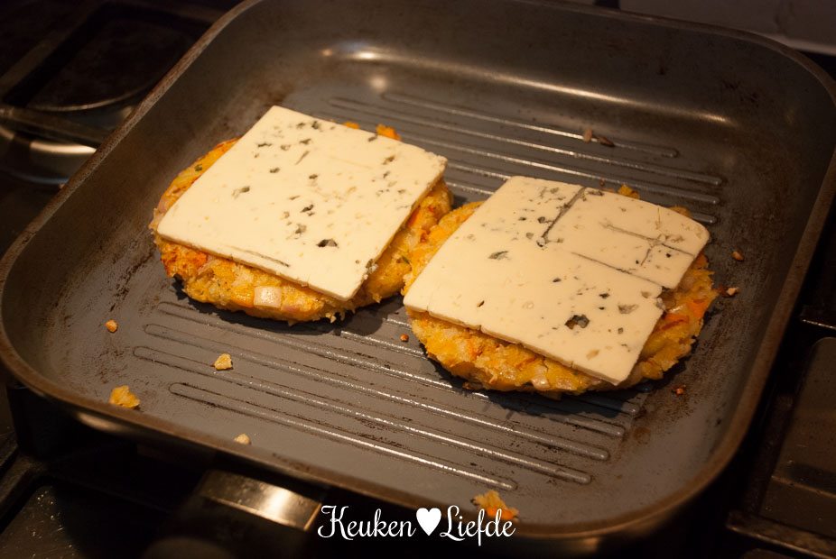 Pompoenburger met blauwe kaas Pompoenburger met blauwe kaas