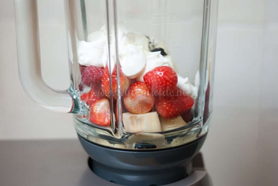 Smoothie bowl met aardbei en framboos