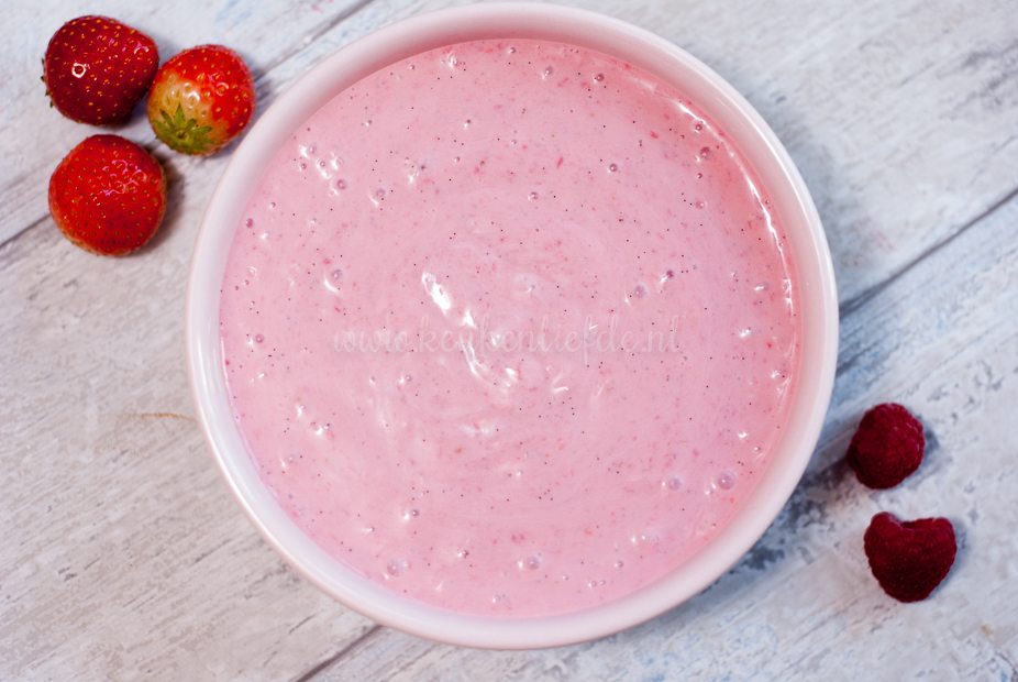 Smoothie bowl met aardbei en framboos