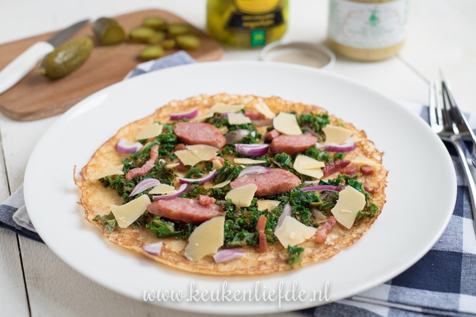 Pannenkoek met boerenkool en rookworst