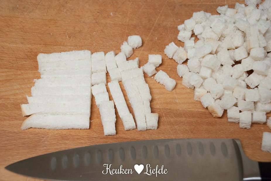 Zalm met spinazie en brood croutons uit de oven