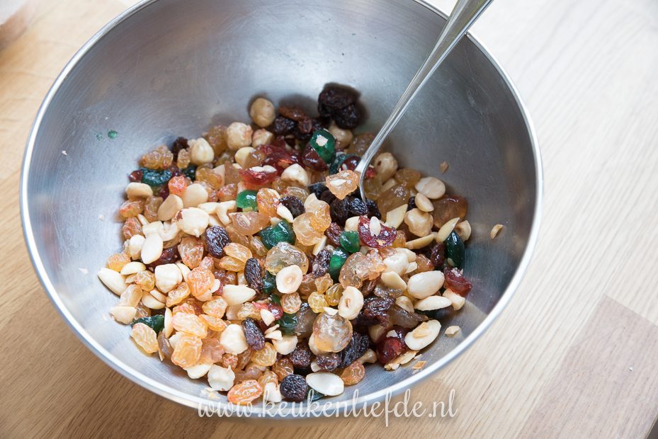 Paasstol met amandelspijs