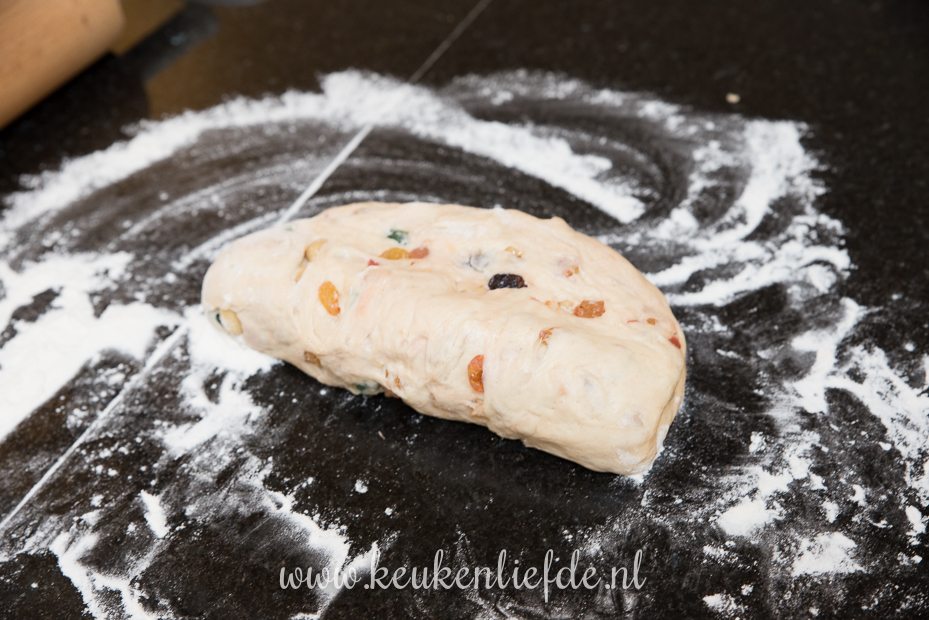 Paasstol met amandelspijs