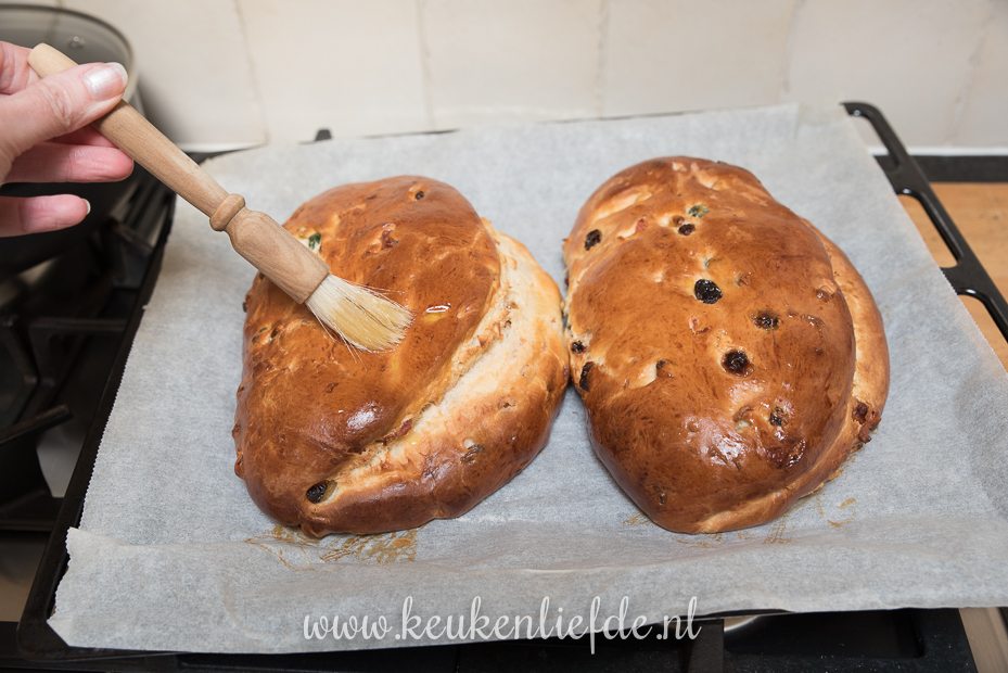 Paasstol met amandelspijs