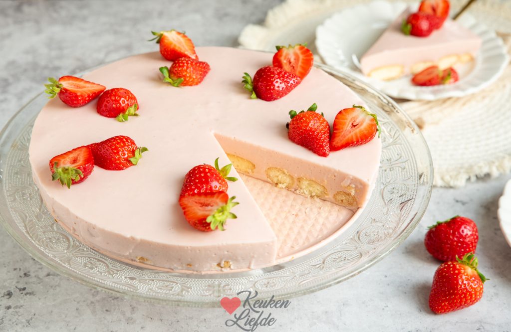 Aardbeien kwarktaart met lange vingers