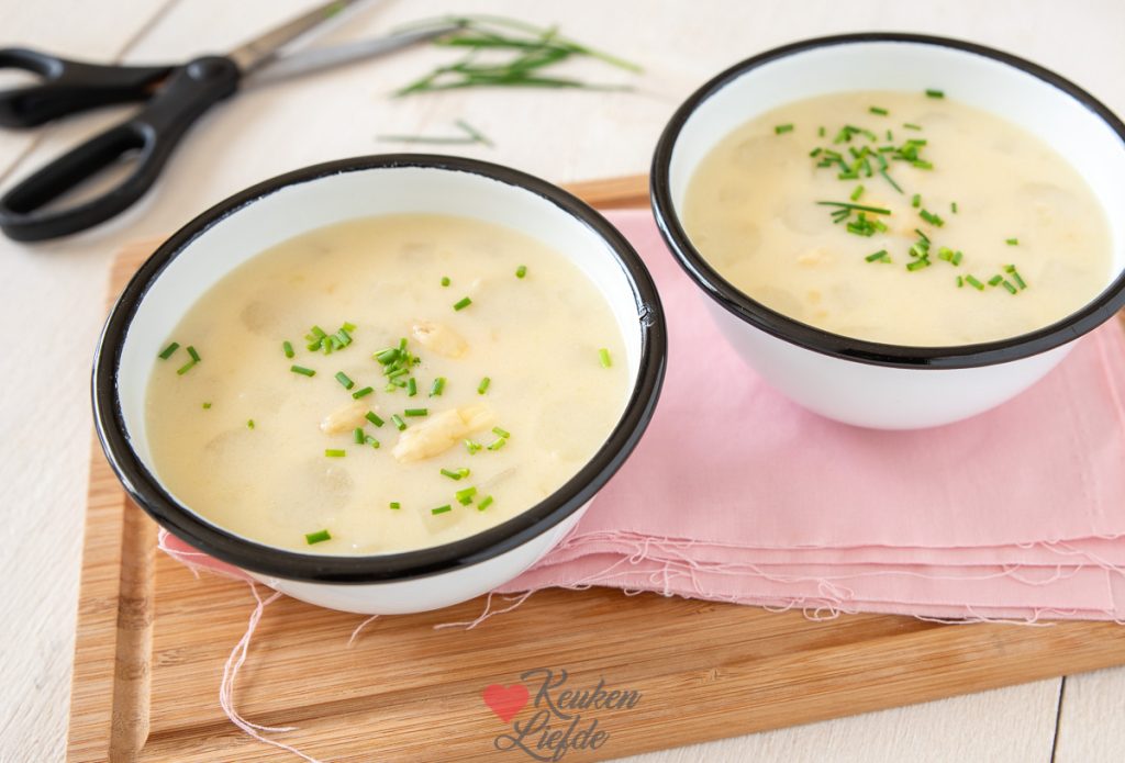 Asperge-cremesoep met bieslook