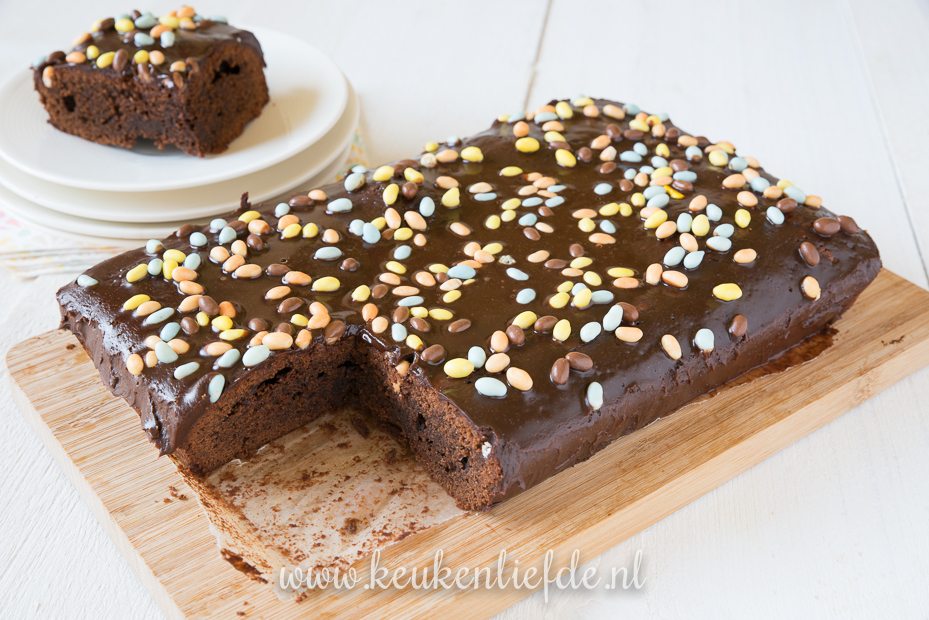 Brownie met ganache en paaseitjes Brownie met ganache en paaseitjes