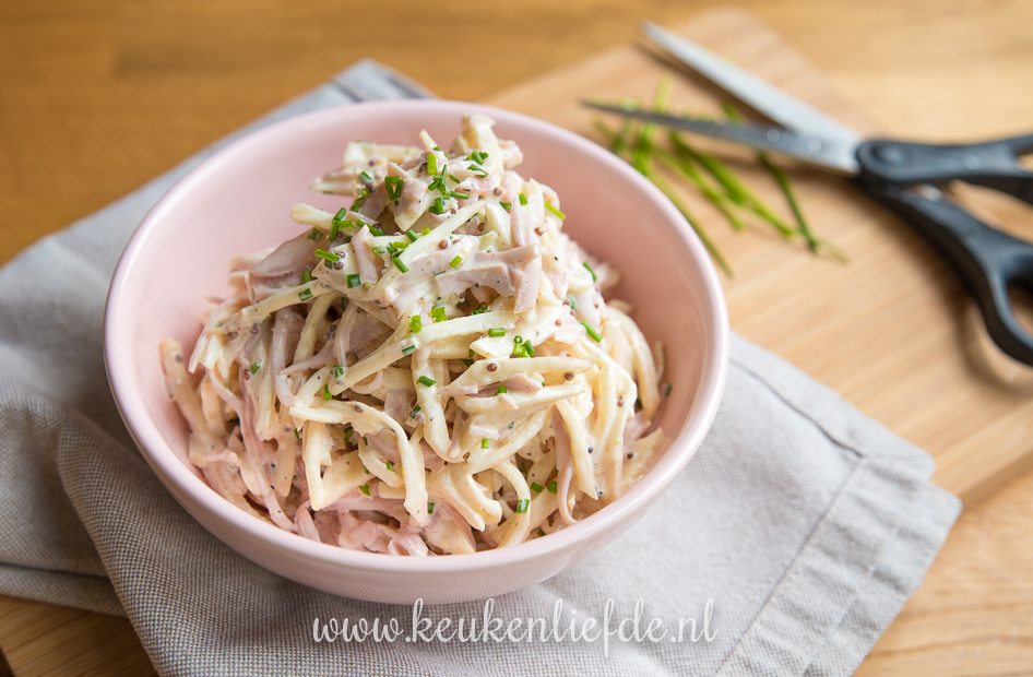 Selderijsalade met ham en bieslook Selderijsalade met ham en bieslook