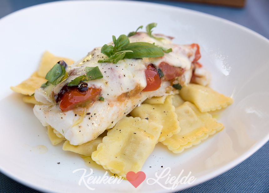 Kabeljauw uit de oven met tomaat en mozzarella