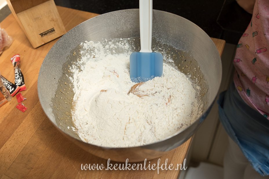 Worteltaart met koffie en wittechocoladeglazuur