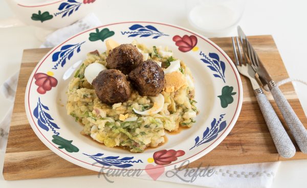 Andijviestamppot met gehaktballetjes (Nationaal Integratiediner)