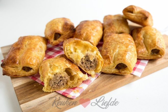 Saucijzenbroodjes (kookvideo)