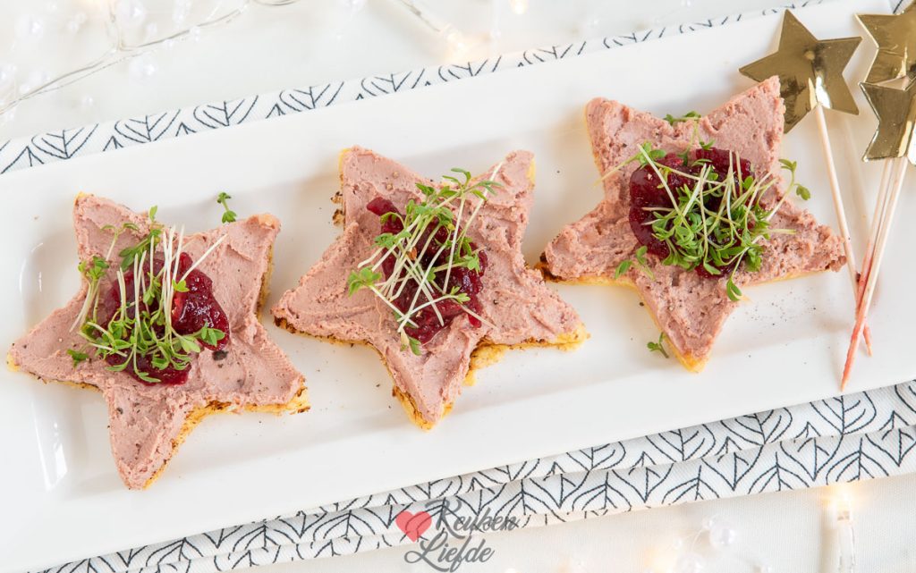 Briochesterren met paté en cranberrysaus