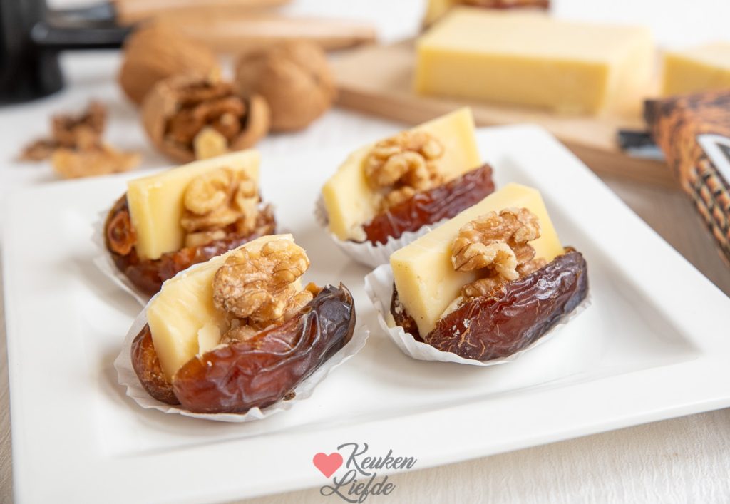 Gevulde dadel met gruyere en walnoot