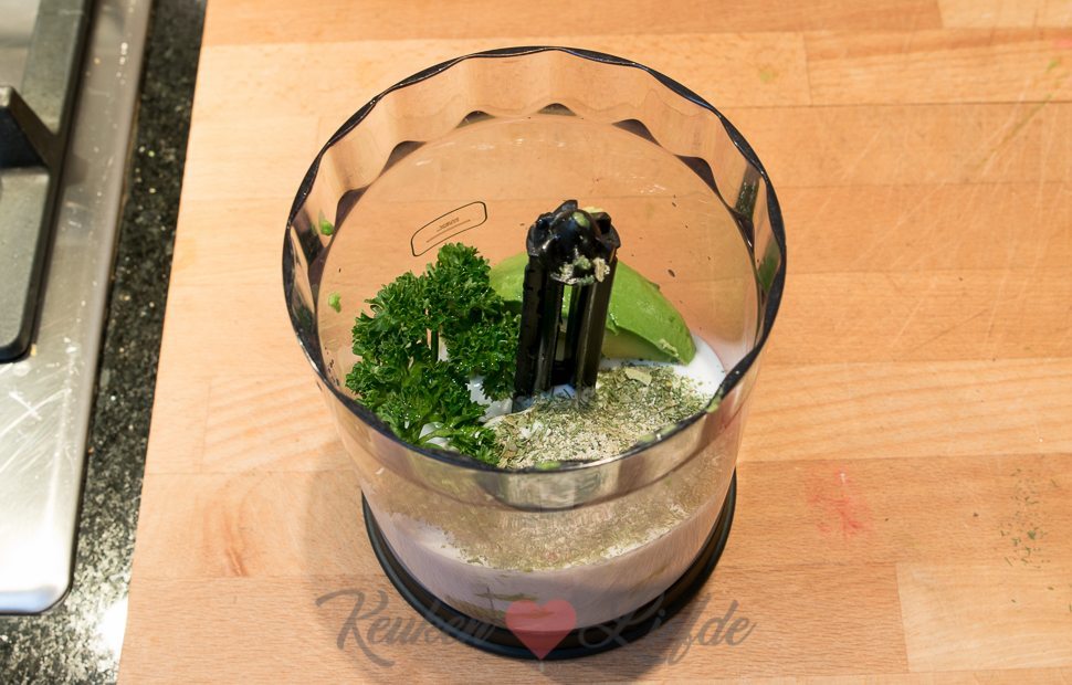 Yoghurt-avocadodressing