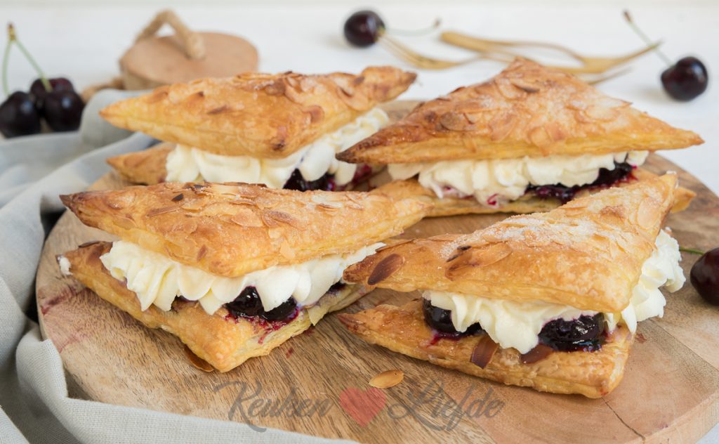 Kersenflap met slagroom