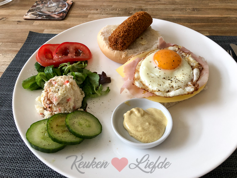 Uitsmijter met kroket