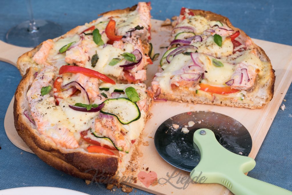 Turksbroodpizza met zalm