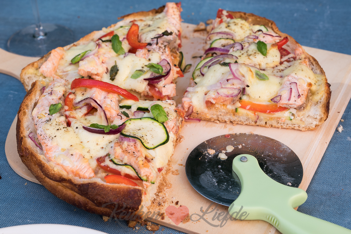 Turksbroodpizza met zalm