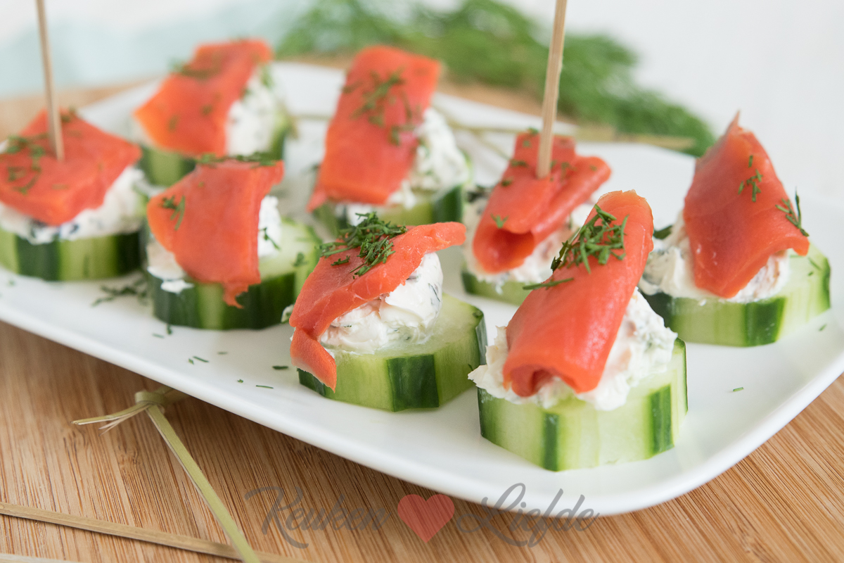 Komkommerhapje met zalm en roomkaas