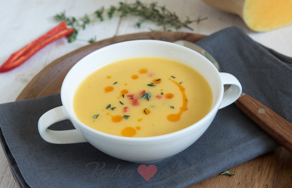 Romige pompoensoep met een vleugje pit