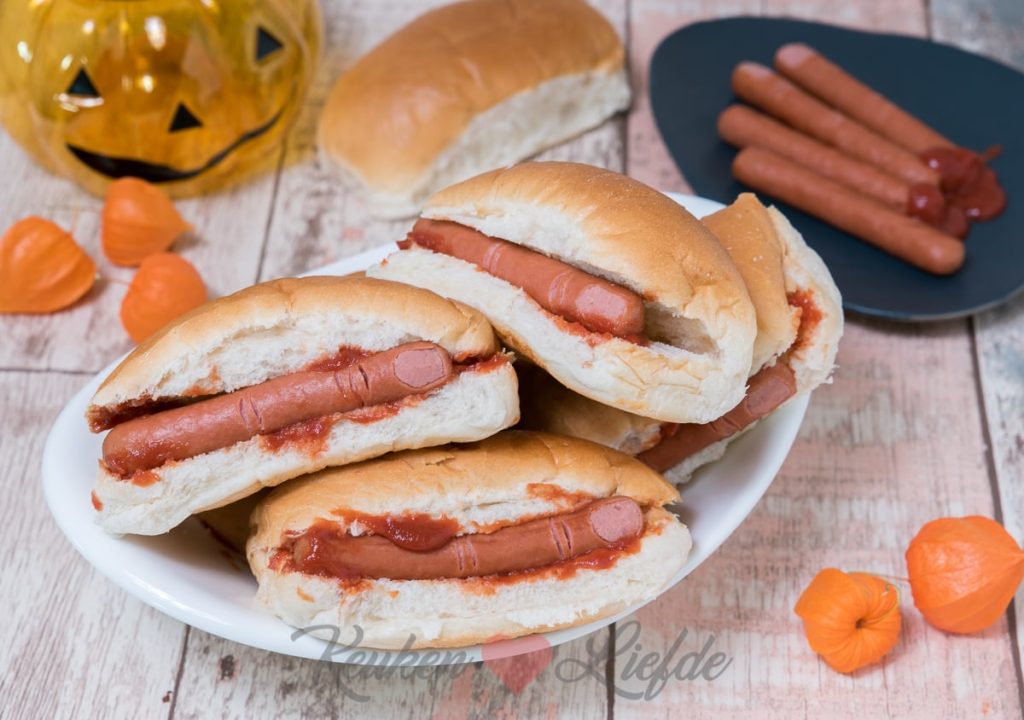 Bloederig broodje hotdog