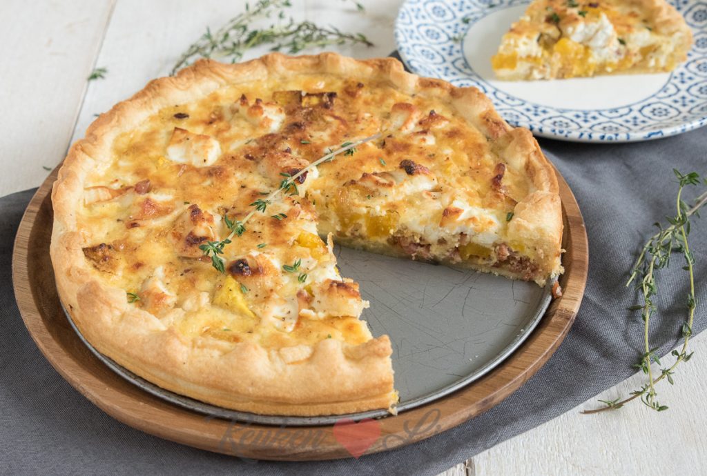 Hartige taart met pompoen, geitenkaas en spek