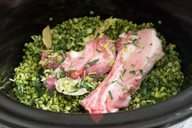 Doe de ingrediënten in de slowcooker